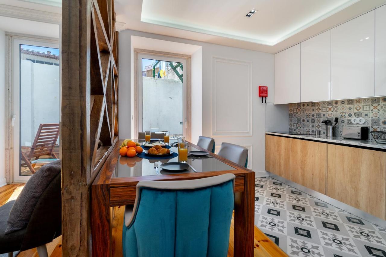 Whome | Great Location & Large Family Apartment W/Patio ลิสบอน ภายนอก รูปภาพ