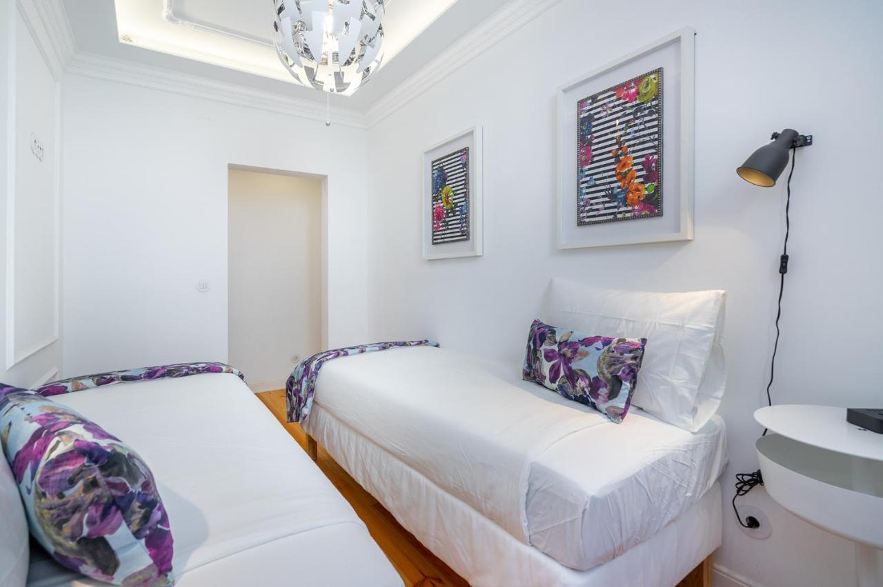 Whome | Great Location & Large Family Apartment W/Patio ลิสบอน ภายนอก รูปภาพ