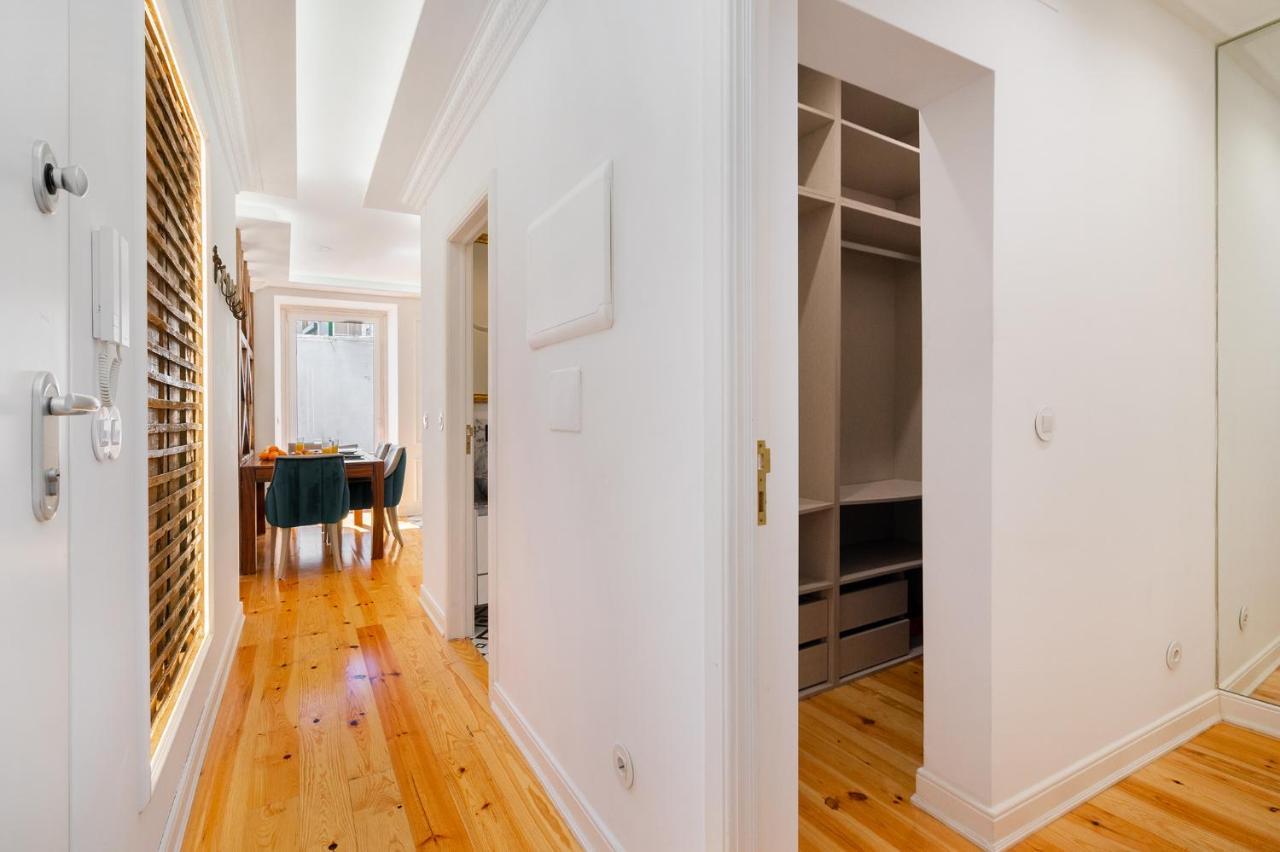 Whome | Great Location & Large Family Apartment W/Patio ลิสบอน ภายนอก รูปภาพ