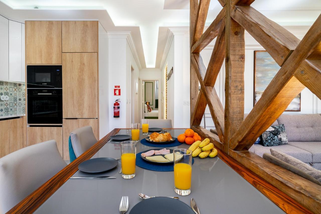Whome | Great Location & Large Family Apartment W/Patio ลิสบอน ภายนอก รูปภาพ